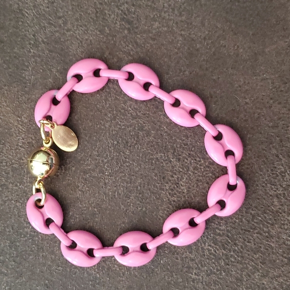 Jewelry - Ladeis magnetic closure bracelet